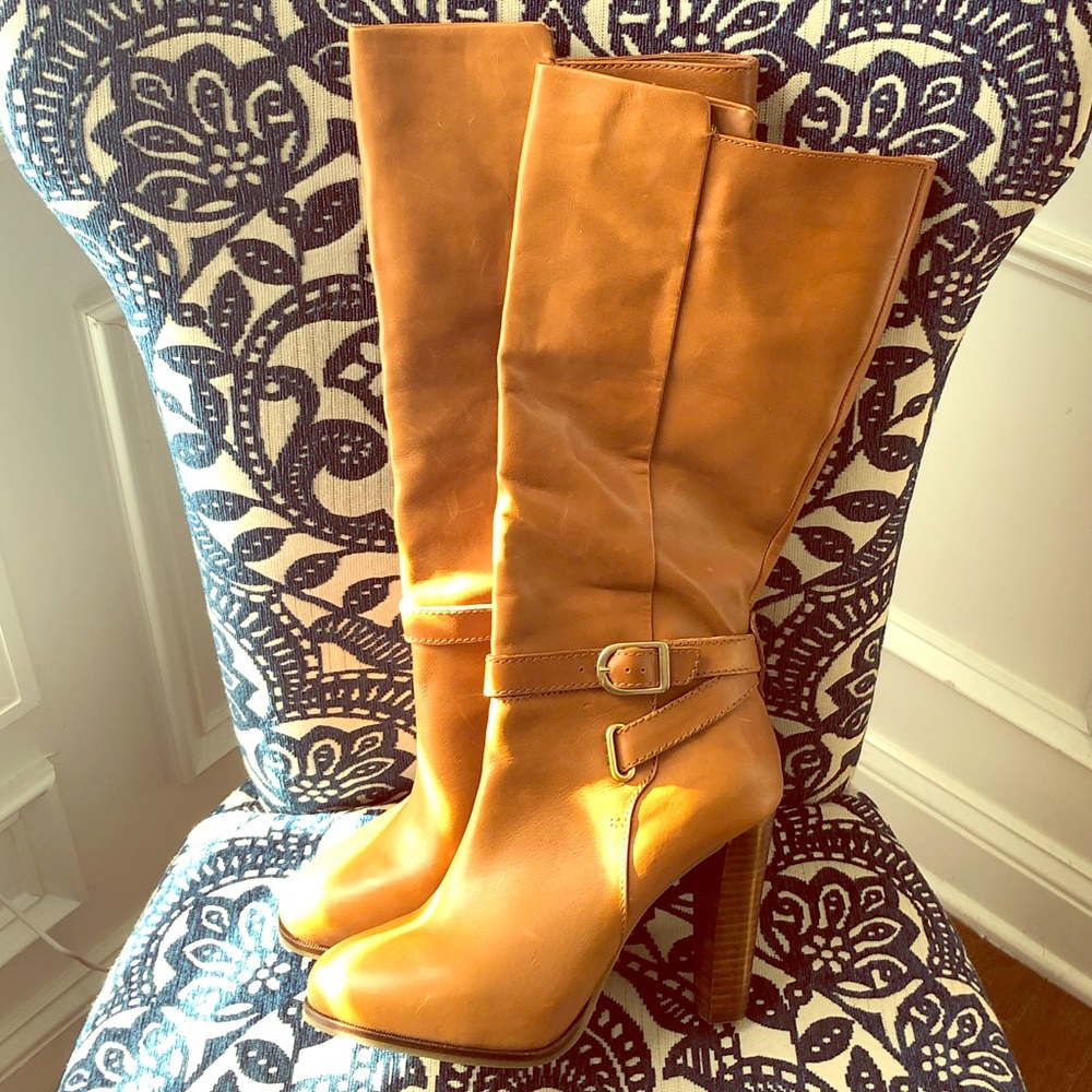 Banana Republic dark amber Shawna boots. Size 6.5.